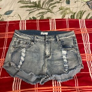 super cute ripped jean shorts